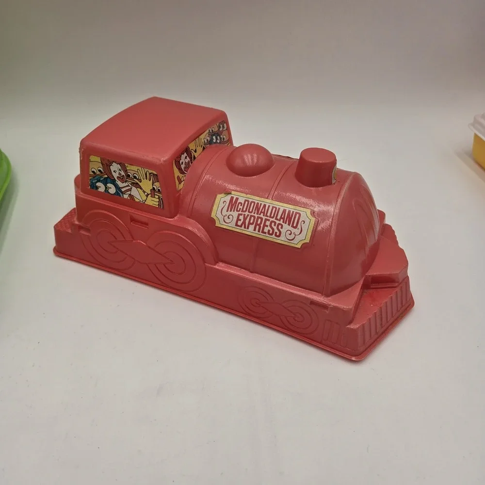 READ RARE  '82 '83 McDonald's Space Ship Caboose Sub Train Plastic Discoloration